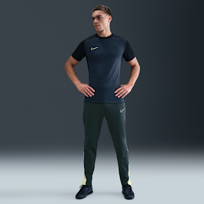 Nike Academy Winter Warrior Men's Therma-FIT Soccer Pants. Nike.com